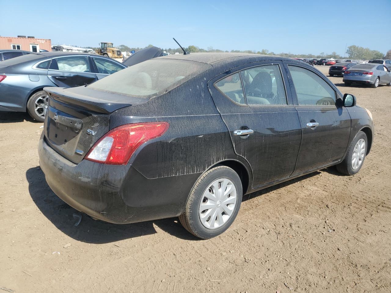 2014 Nissan Versa S - Image 3