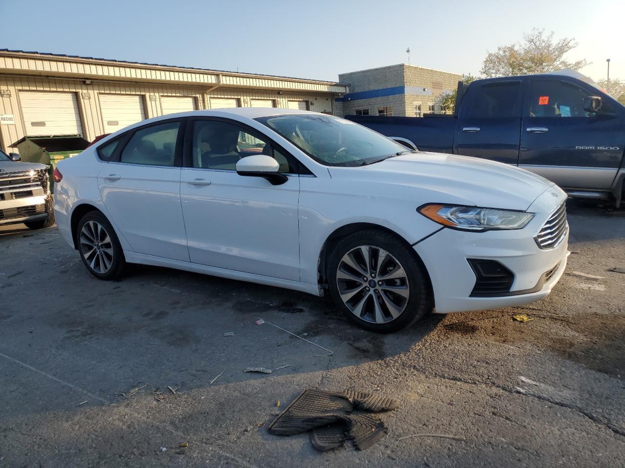 2020 Ford Fusion Se - Фото 4