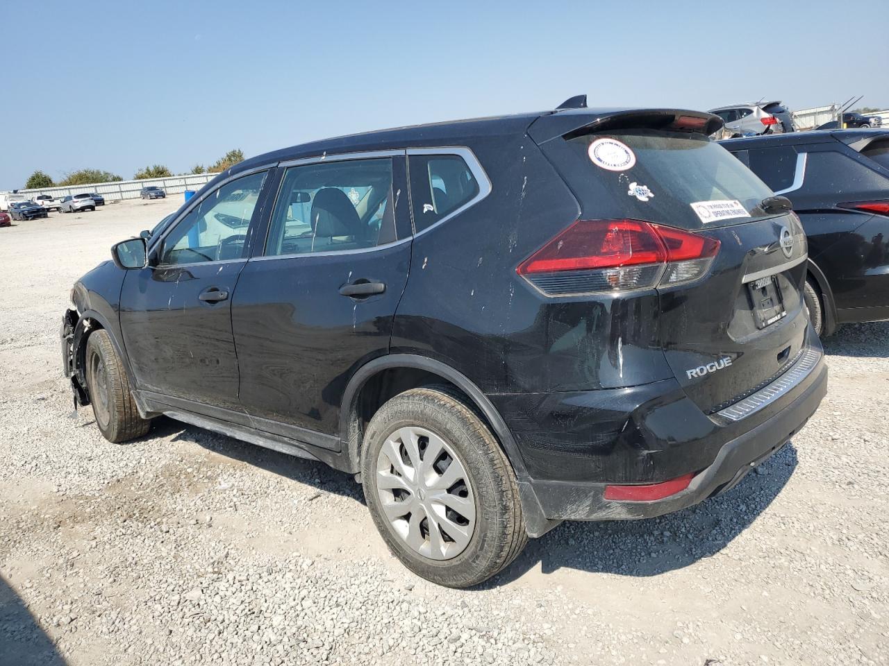 2018 Nissan Rogue S - Фото 2