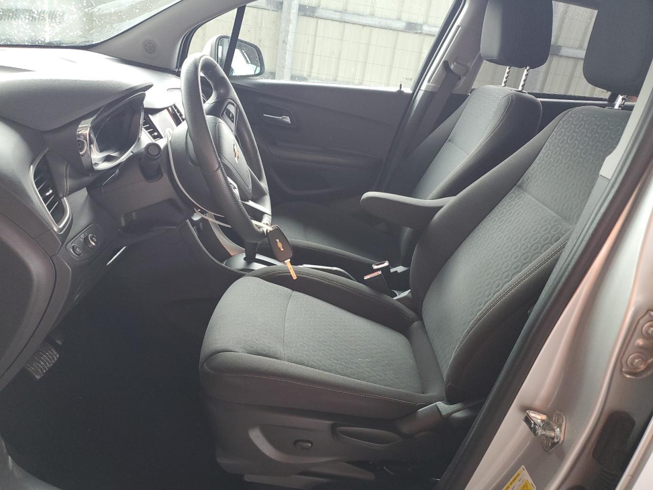 2022 Chevrolet Trax Ls - Image 7