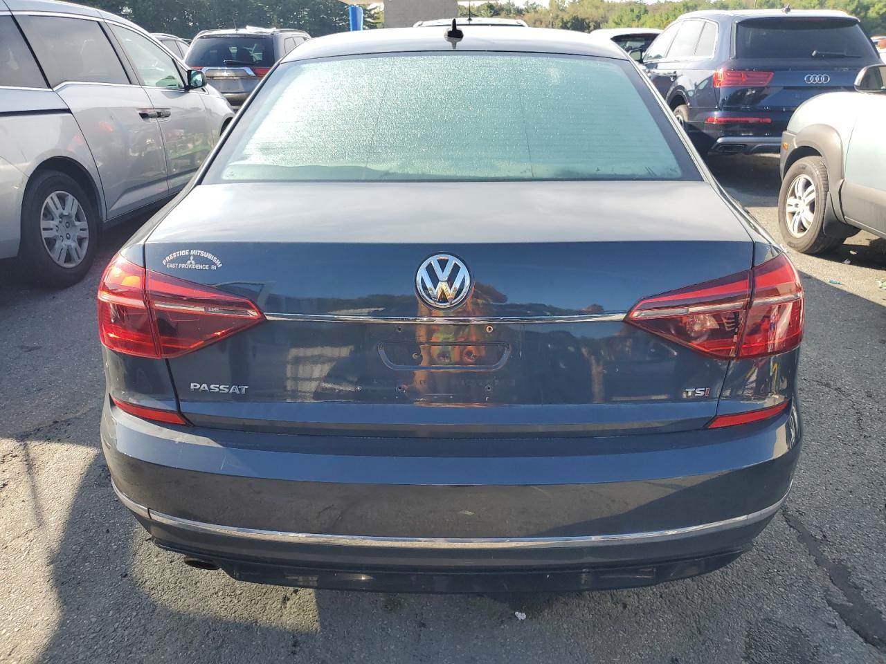 2017 Volkswagen Passat R-Line - Фото 6