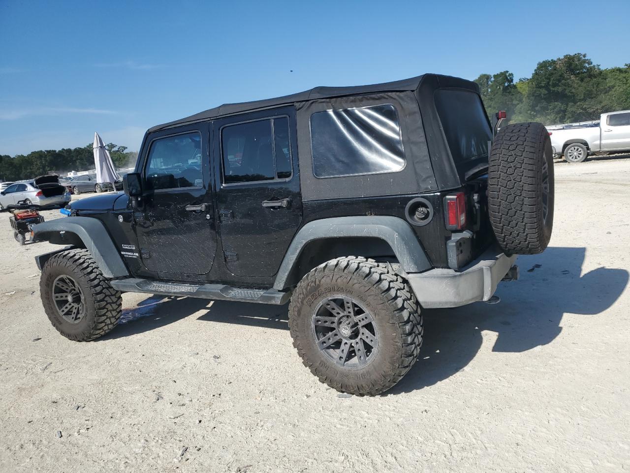 2016 Jeep Wrangler Unlimited Sport - Фото 2