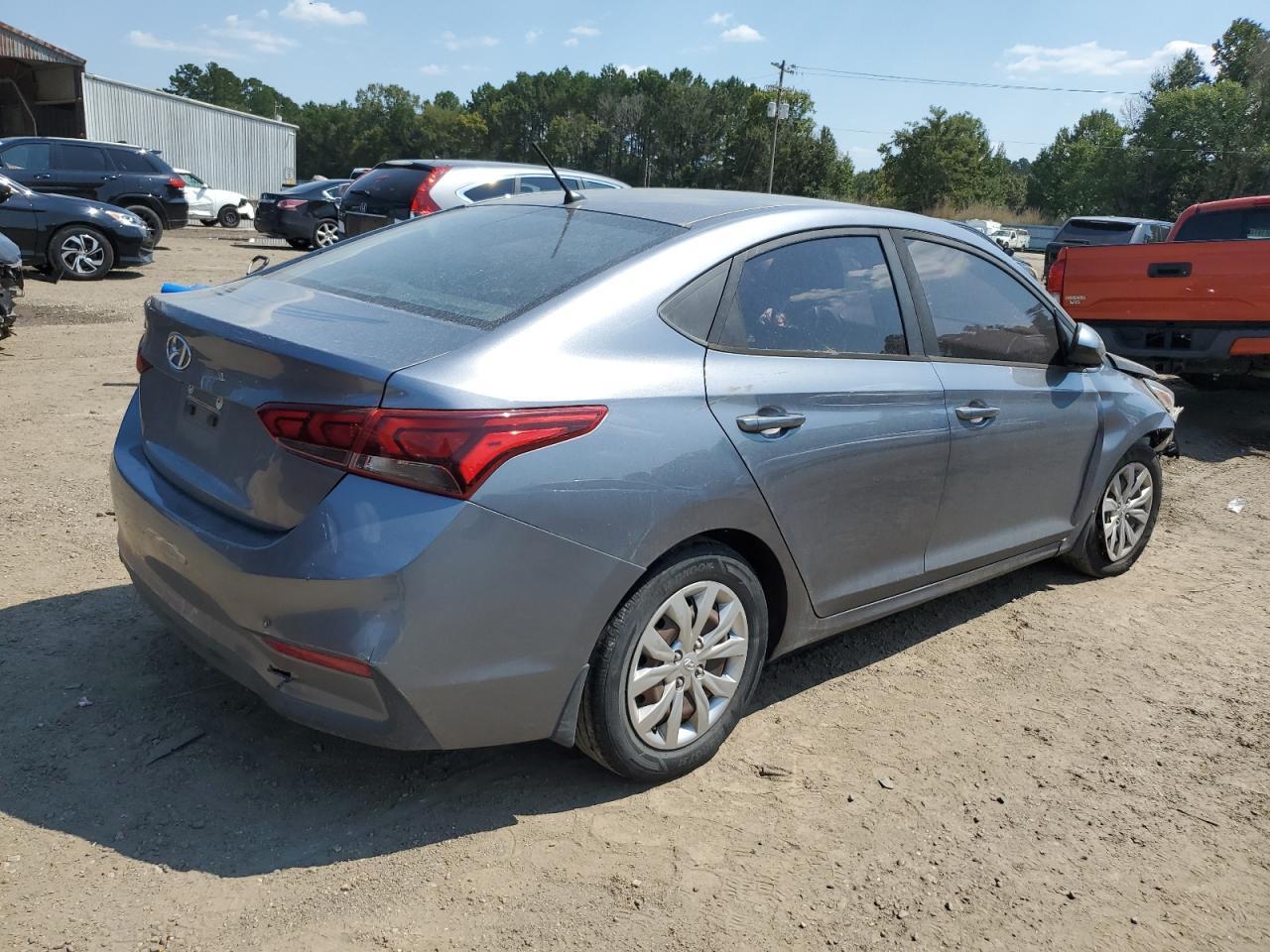 2019 Hyundai Accent Se - Фото 3