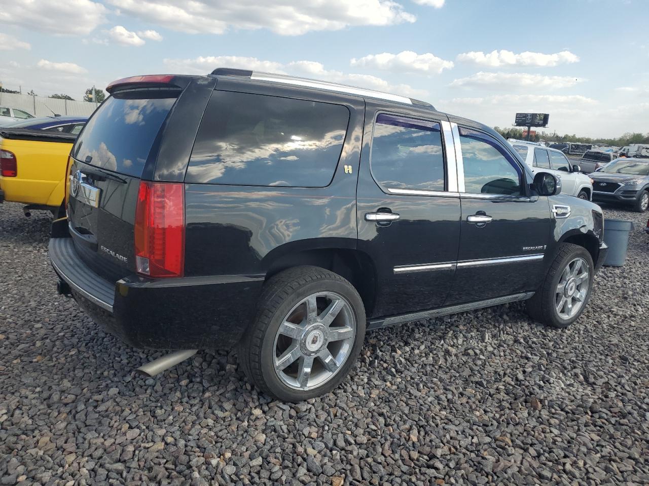 2009 Cadillac Escalade Hybrid - Image 3