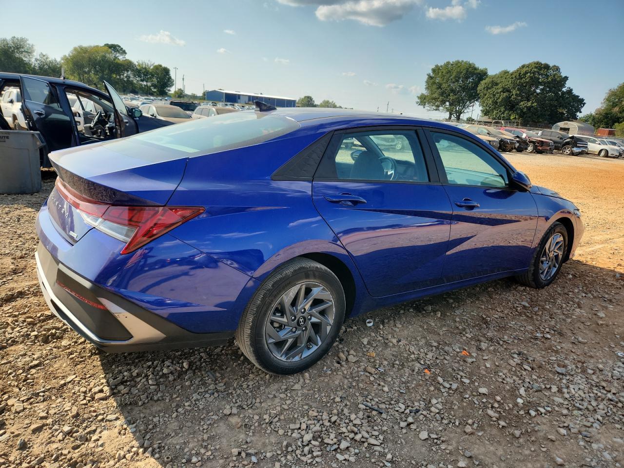 2024 Hyundai Elantra Blue - Фото 3