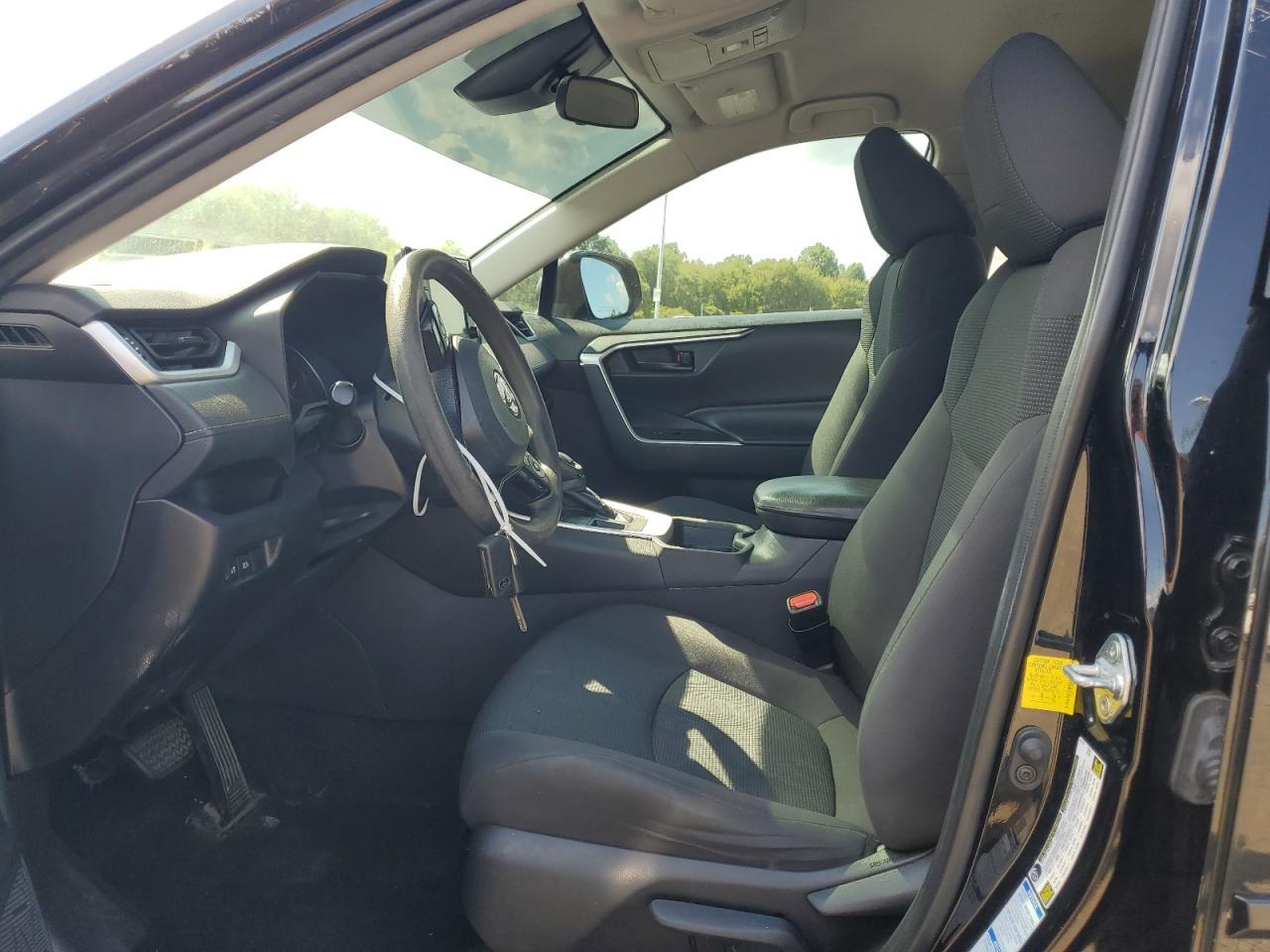 2020 Toyota Rav4 Le - Фото 7