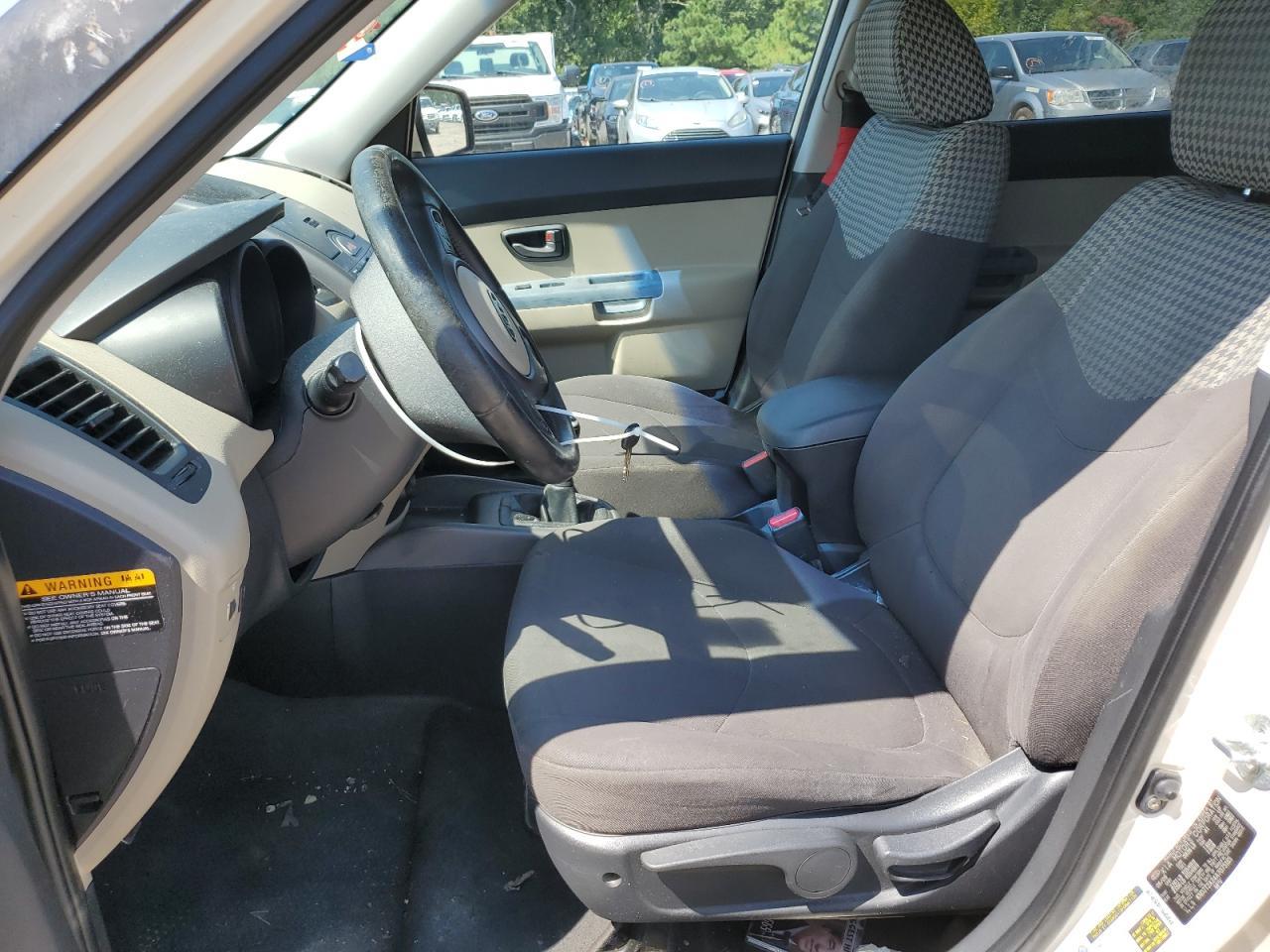 2010 Kia Soul + - Фото 7