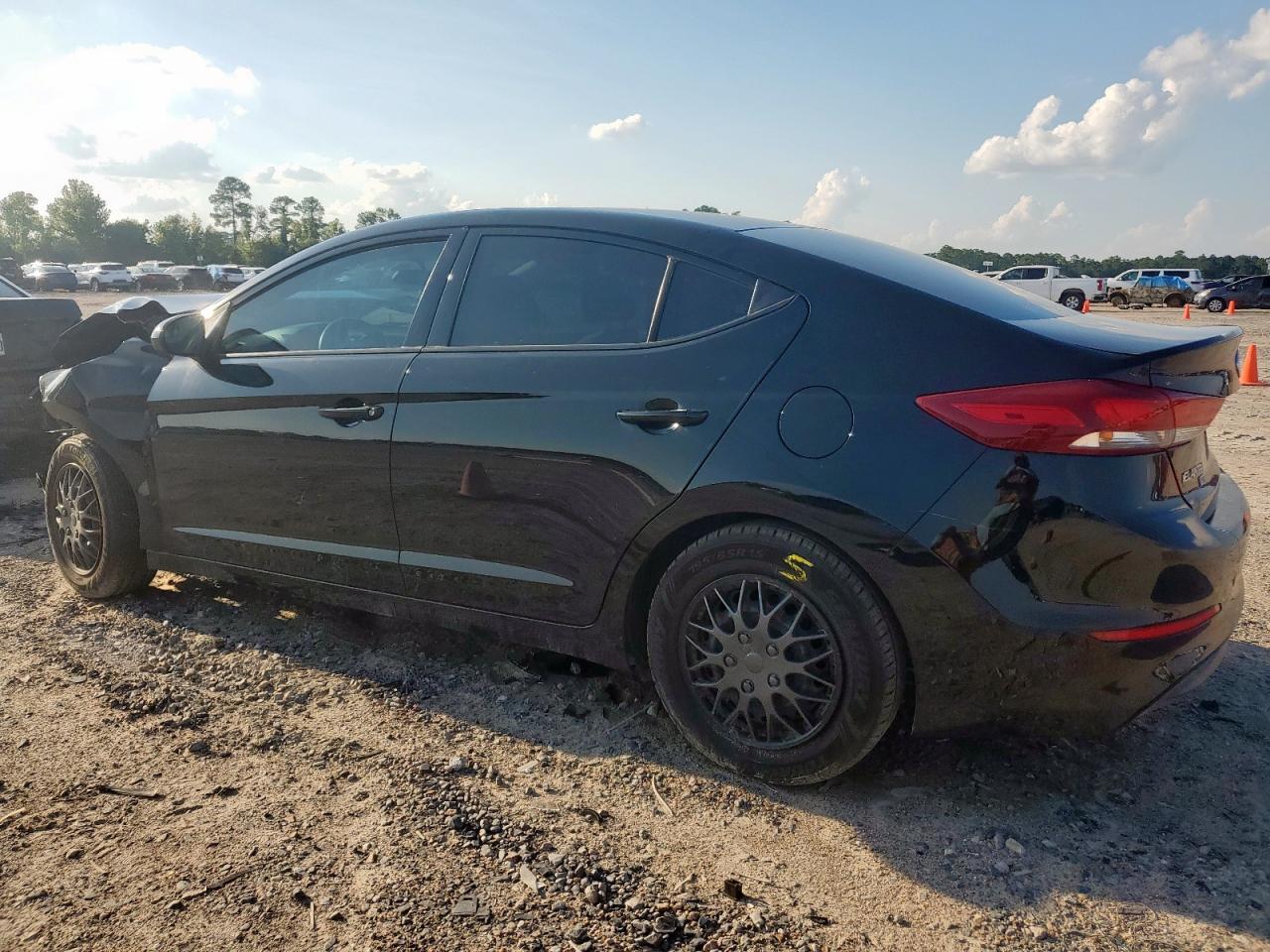 2018 Hyundai Elantra Se - Image 2