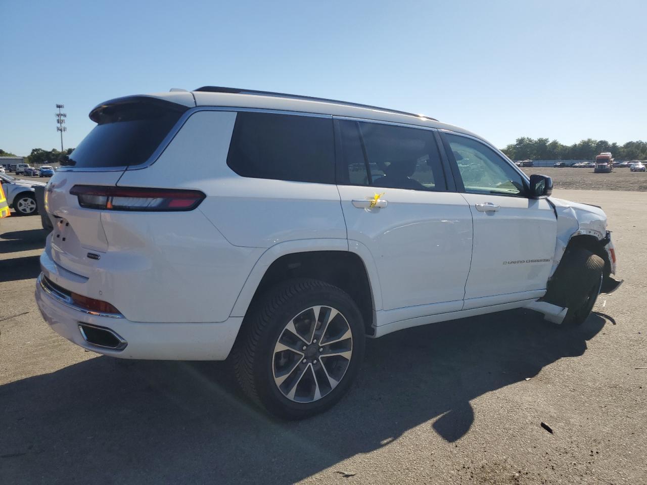 2022 Jeep Grand Cherokee L Overland - Фото 3