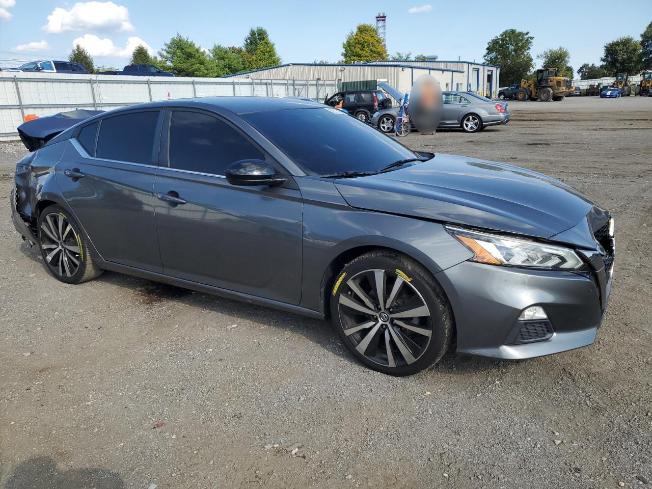 2020 Nissan Altima Sr - Фото 4