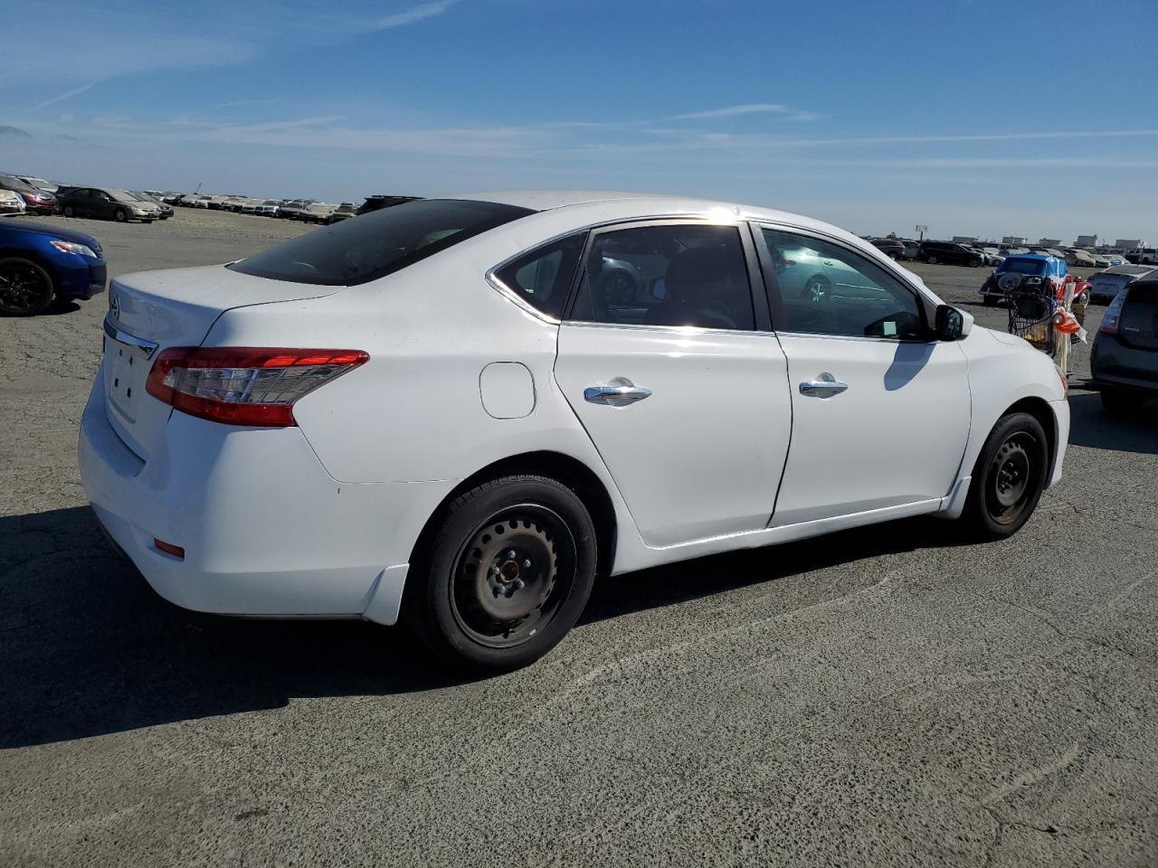 2015 Nissan Sentra S - Фото 3