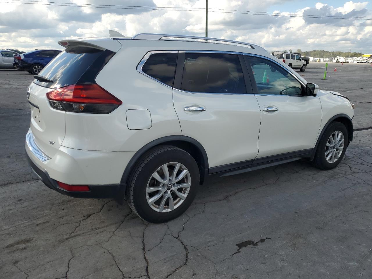 2018 Nissan Rogue S - Фото 3