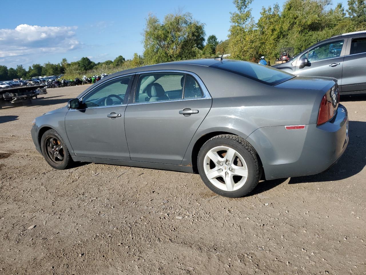 2009 Chevrolet Malibu Ls - Фото 2