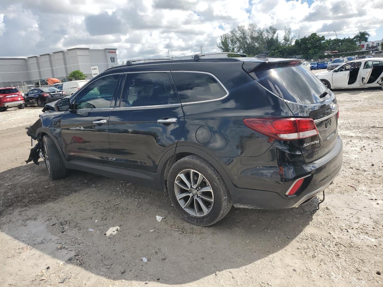 2017 Hyundai Santa Fe Se - Фото 2