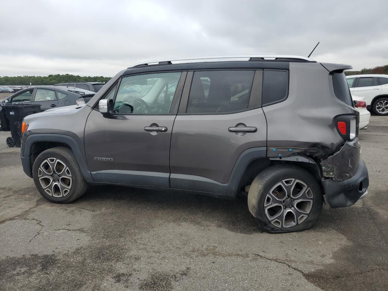 2016 Jeep Renegade Limited - Фото 2