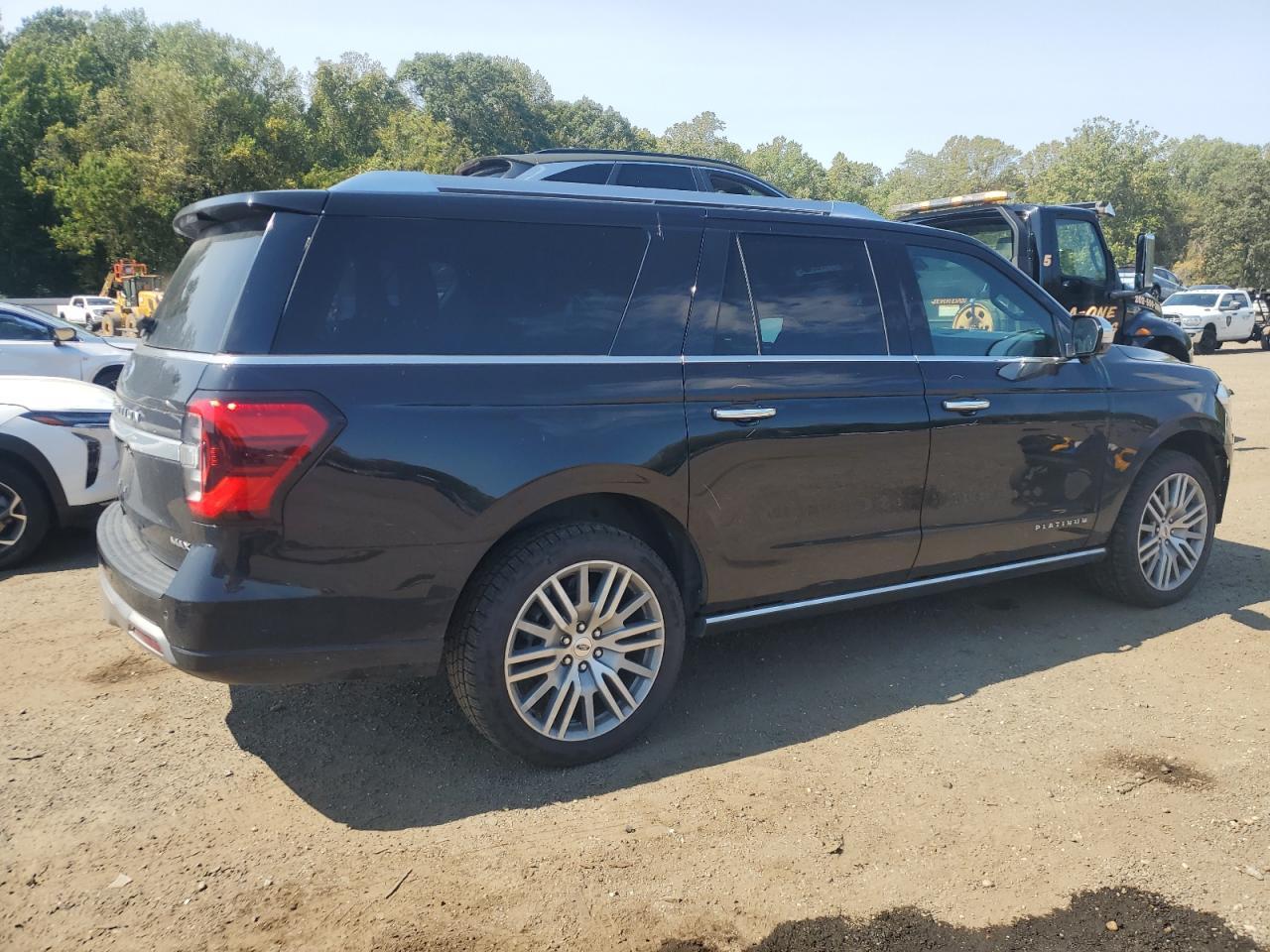 2022 Ford Expedition Max Platinum - Image 3