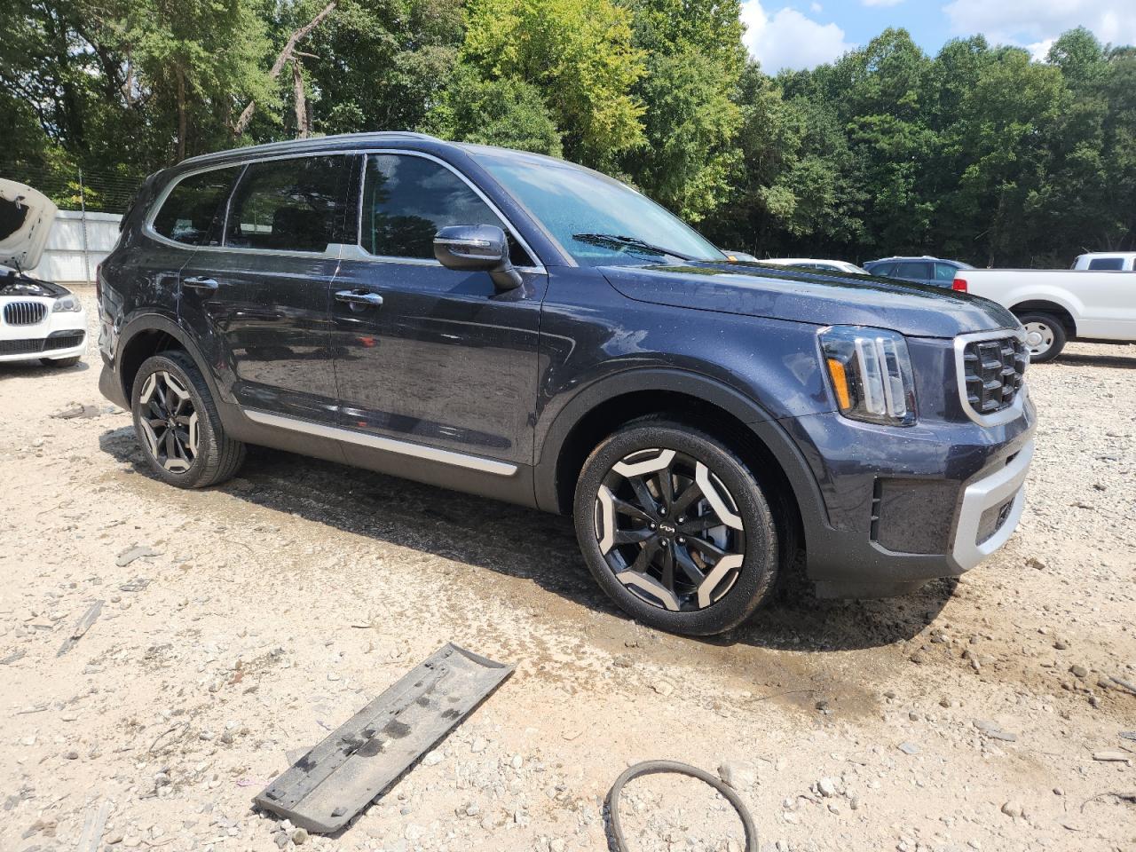 2025 Kia Telluride S - Image 4
