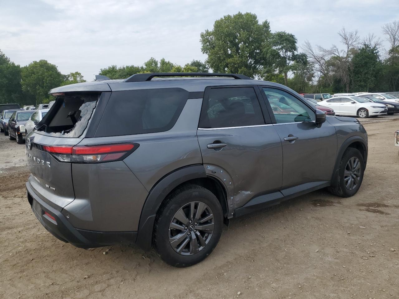 2024 Nissan Pathfinder Sv - Image 3