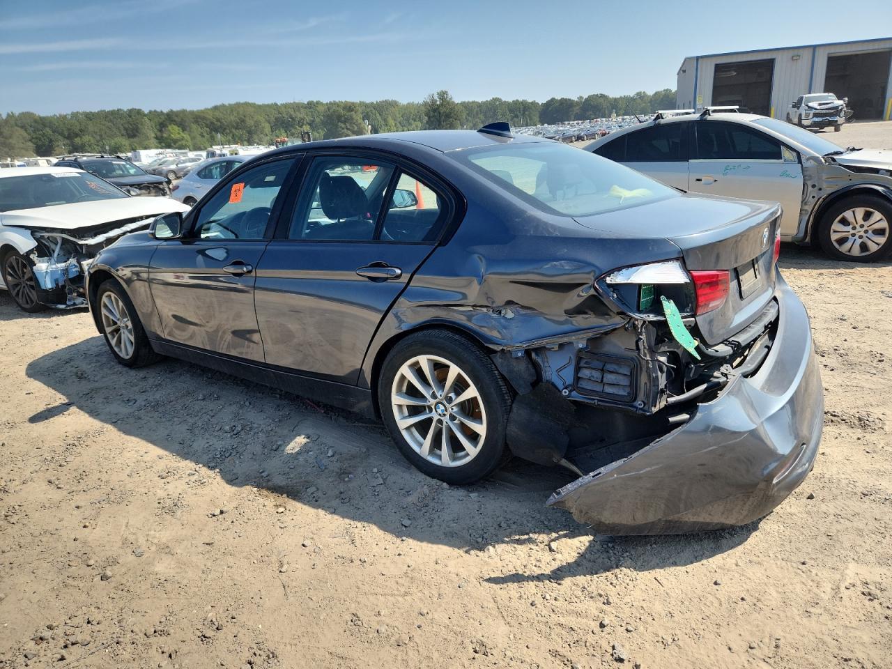 2017 BMW 320 I - Image 2