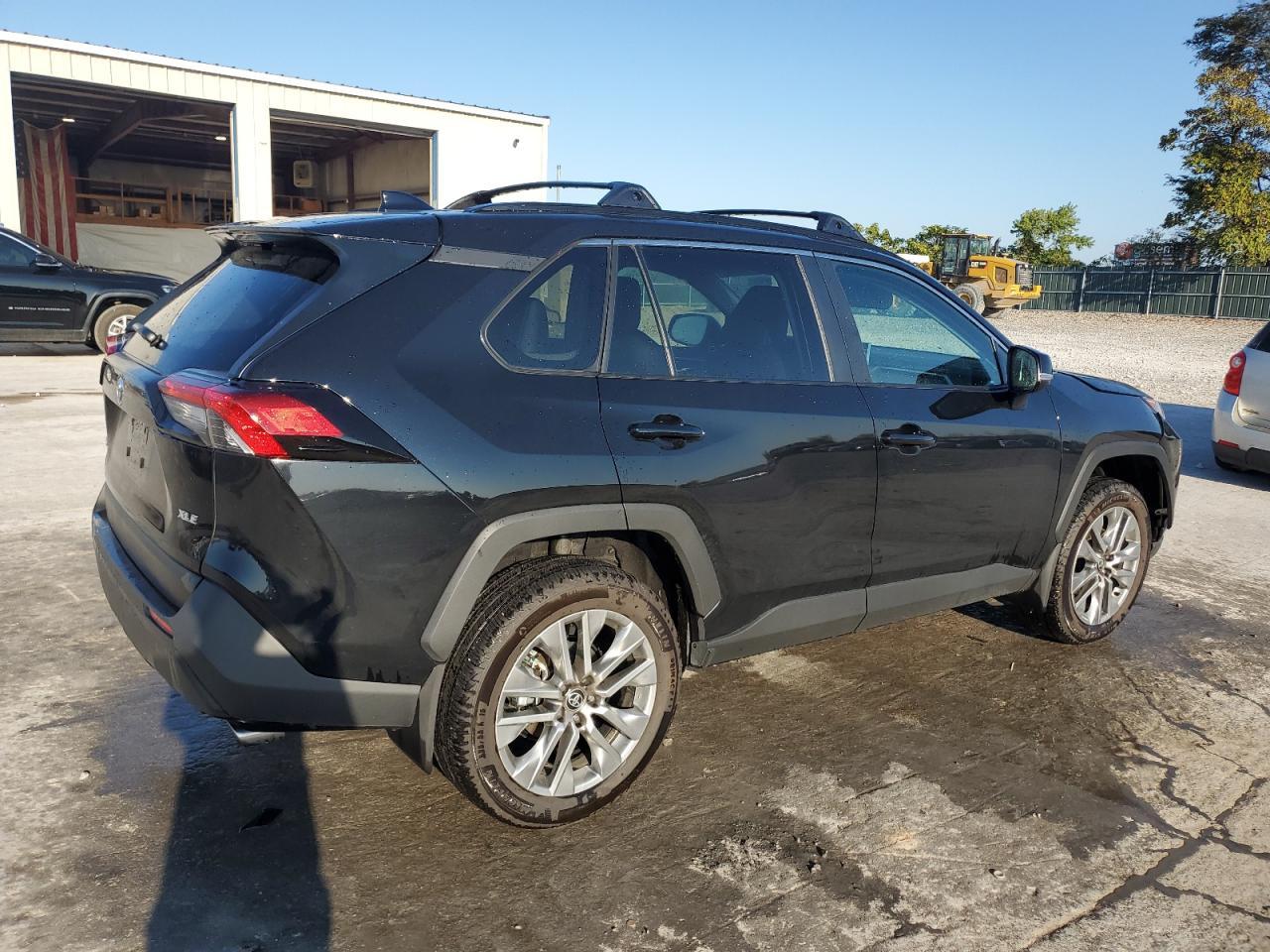 2024 Toyota Rav4 Xle Premium - Image 3