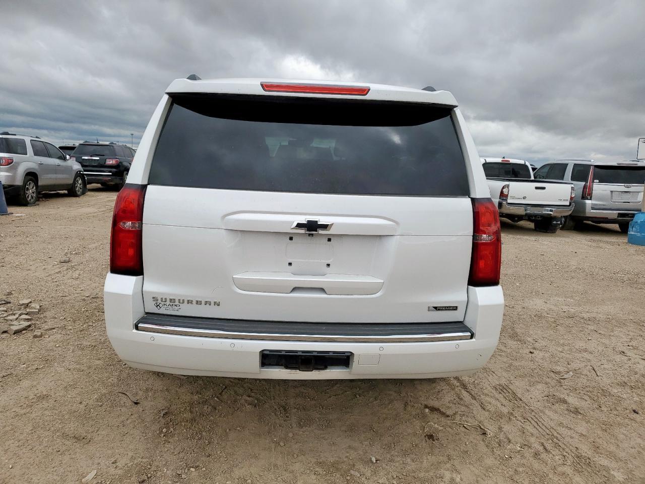 2017 Chevrolet Suburban K1500 Premier - Image 6