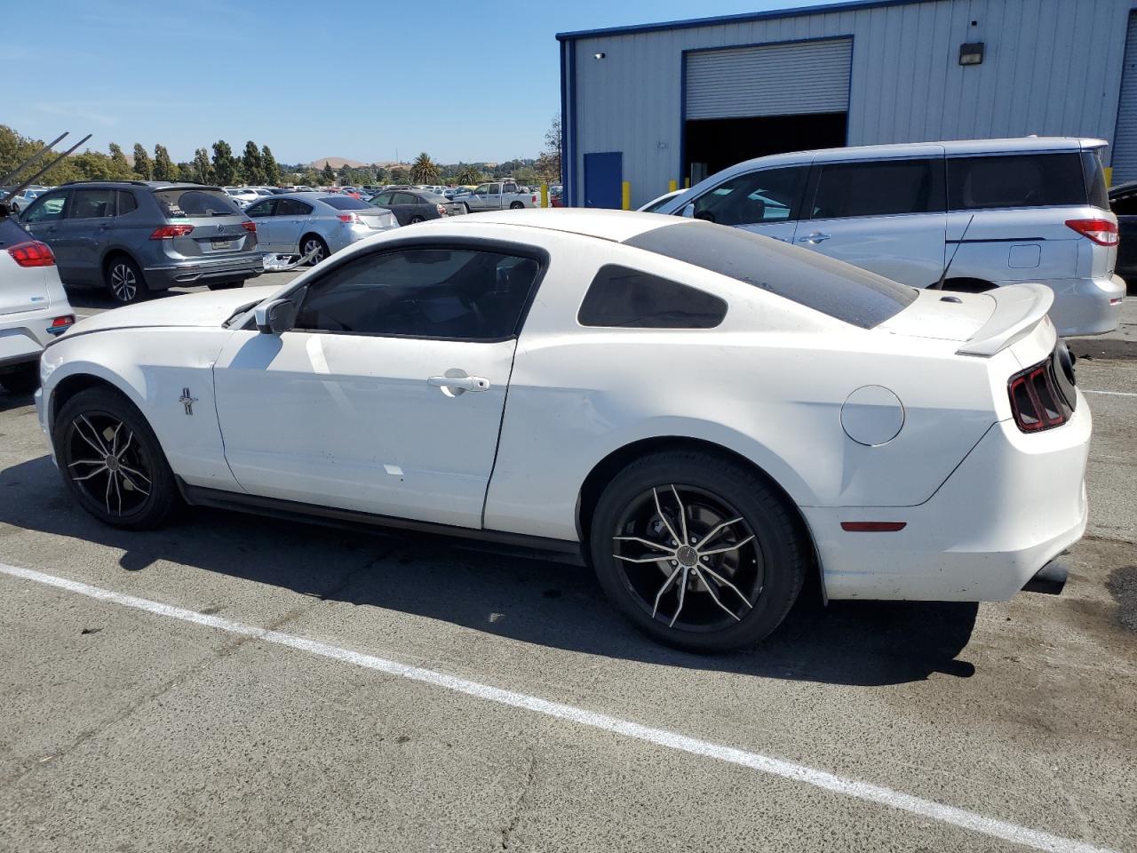 2013 Ford Mustang - Фото 2