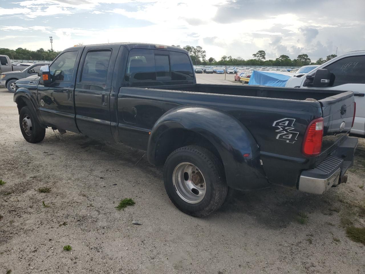 2011 Ford F350 Super Duty - Фото 2