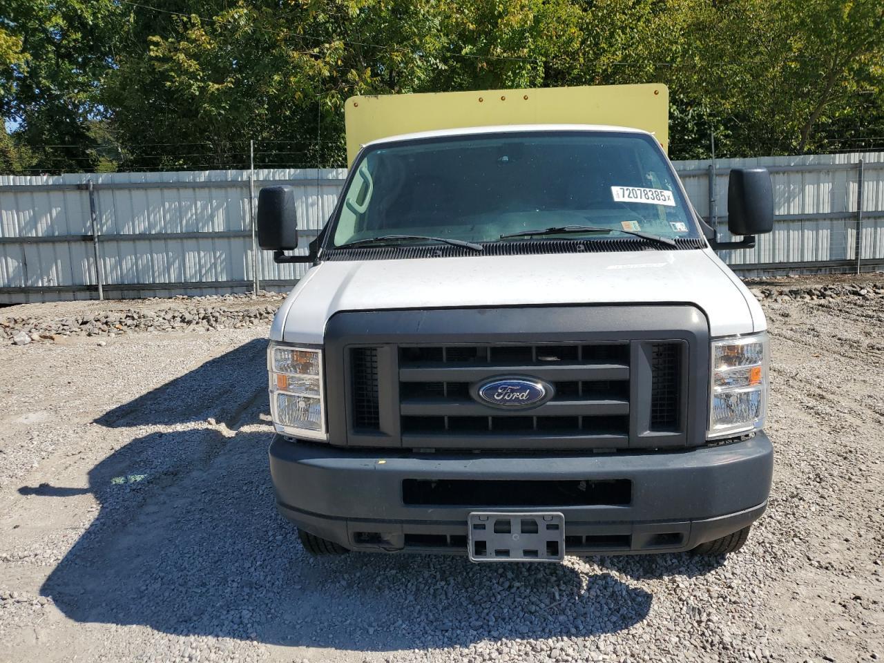 2019 Ford Econoline E450 Super Duty Cutaway Van - Image 5