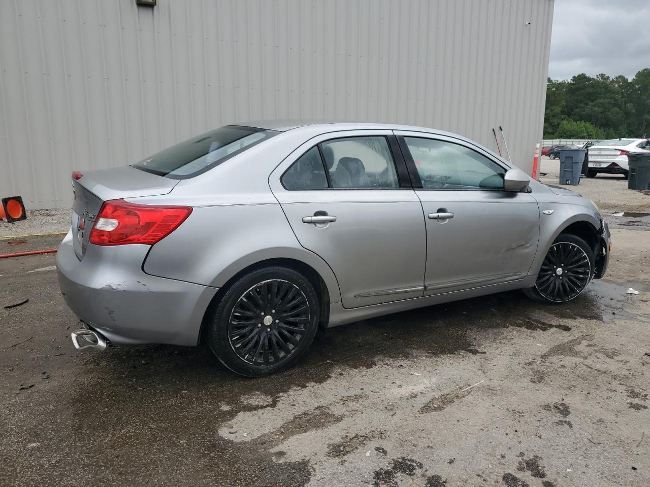 2012 Suzuki Kizashi Se - Фото 3
