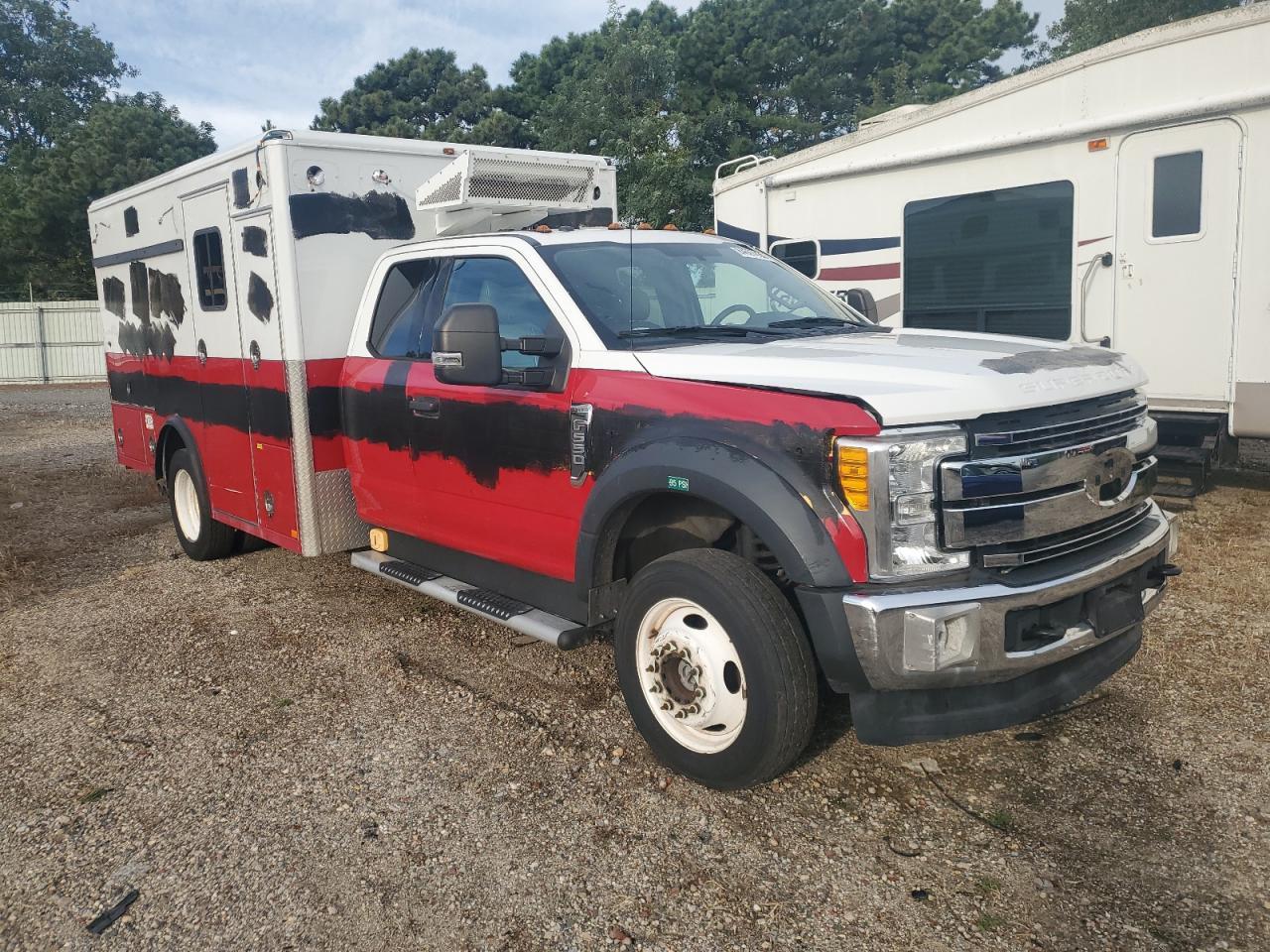2017 Ford F550 Super Duty - Фото 4