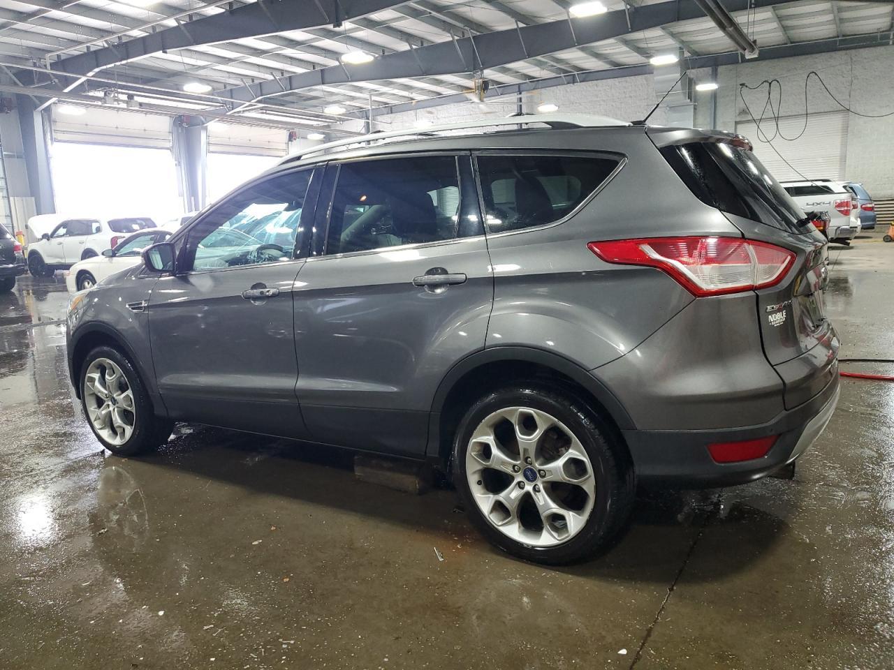 2013 Ford Escape Titanium - Фото 2