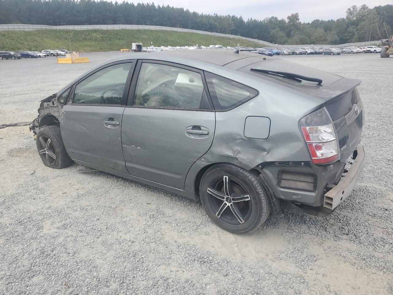 2004 Toyota Prius - Image 2