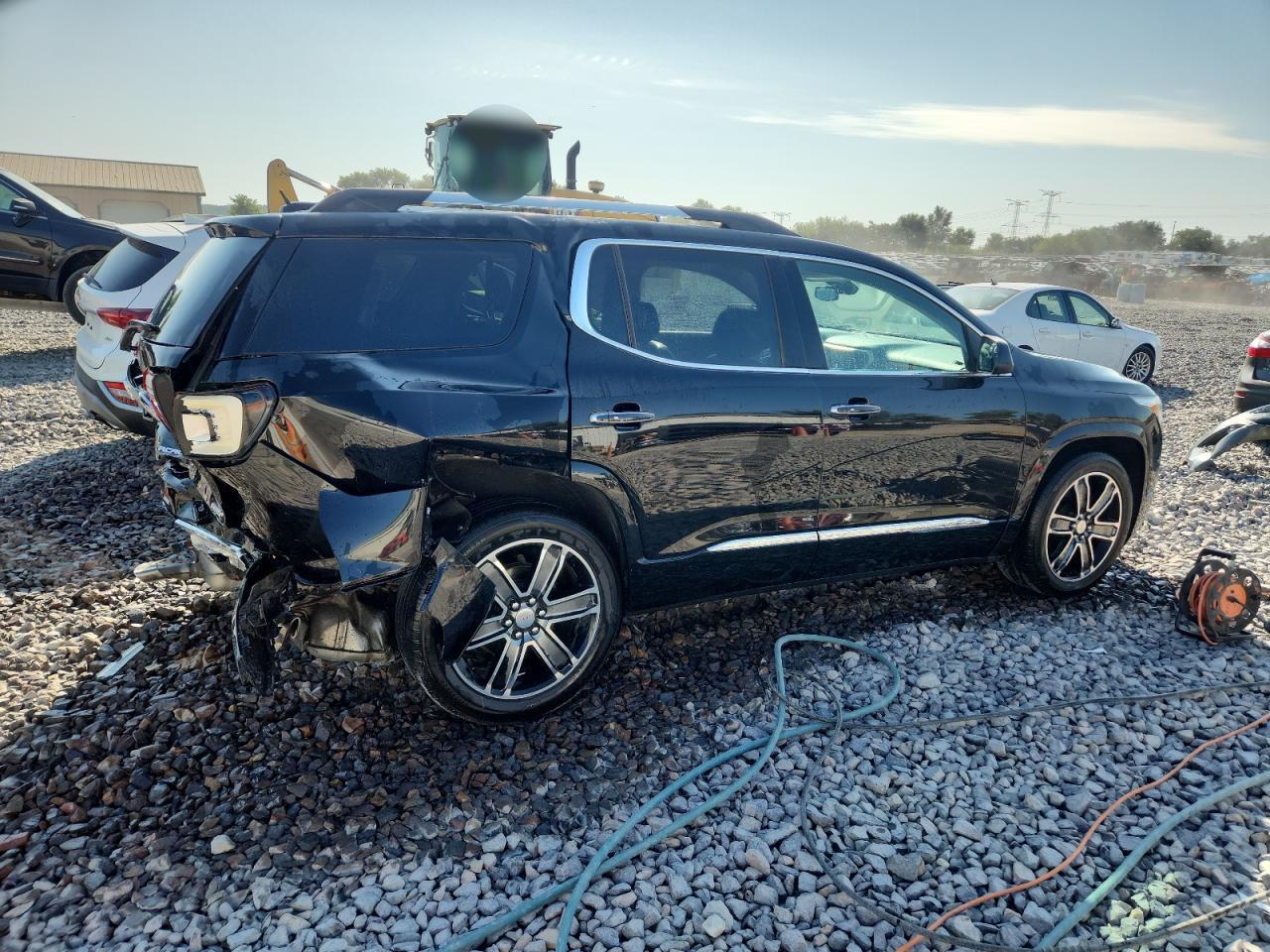 2017 GMC Acadia Denali - Image 3
