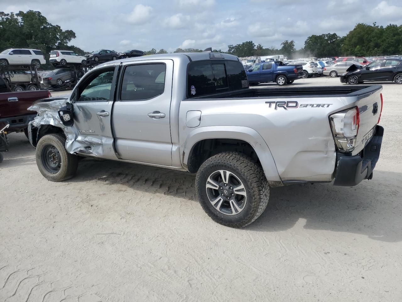 2017 Toyota Tacoma Double Cab - Фото 2