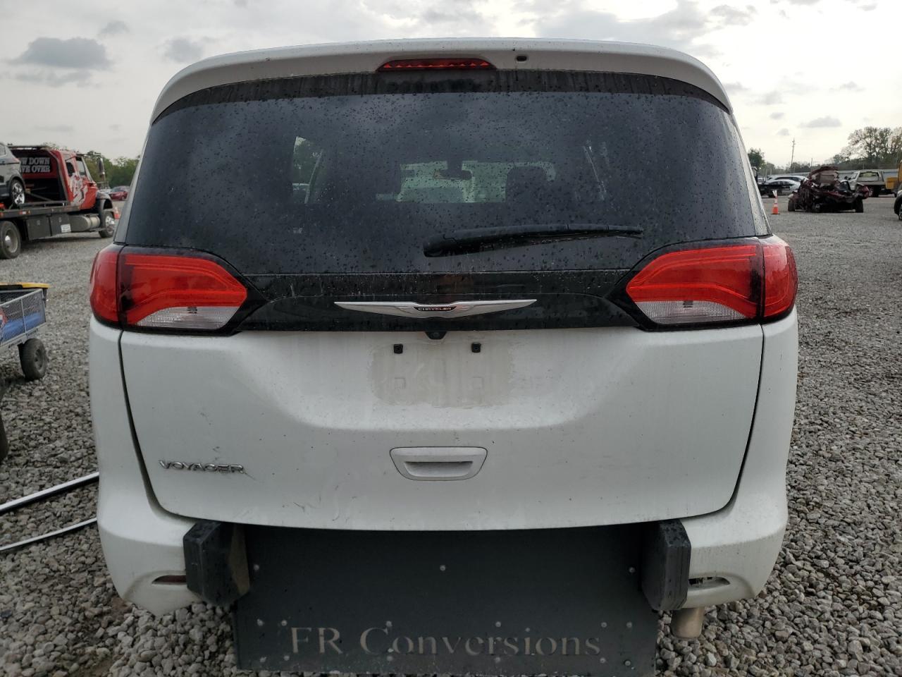 2022 Chrysler Voyager Lx - Фото 6