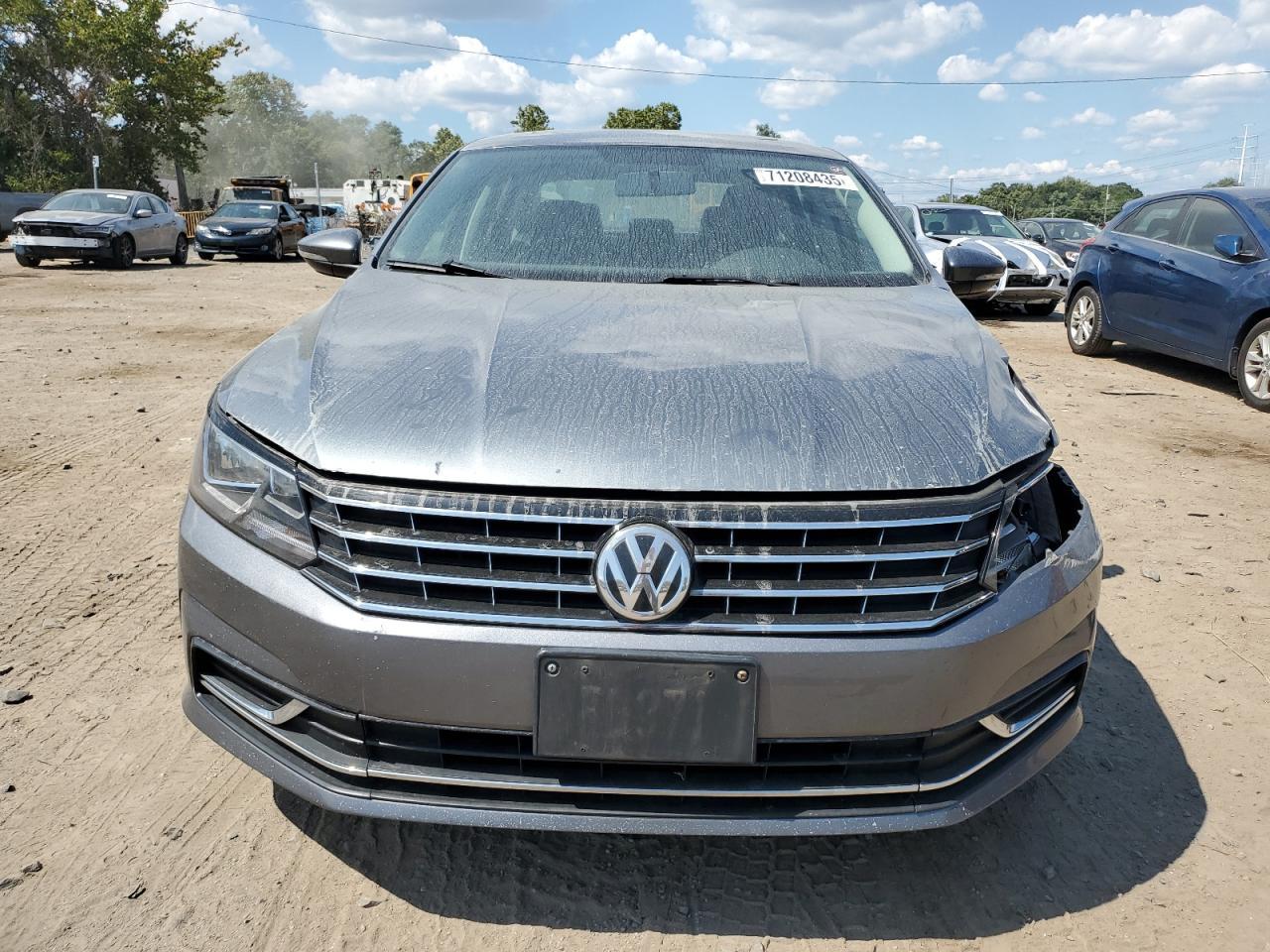 2017 Volkswagen Passat Se - Фото 5