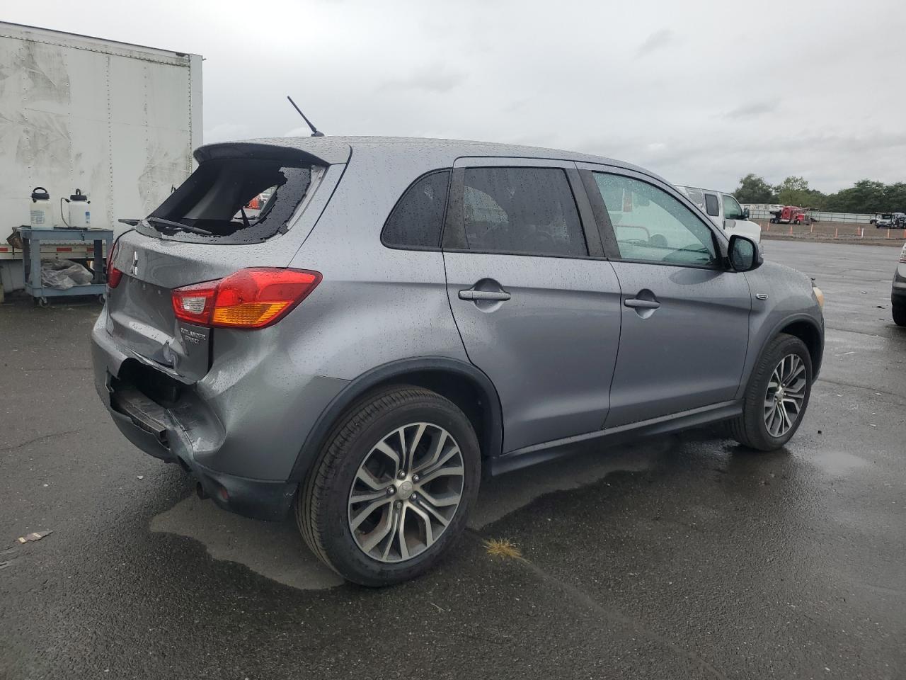2016 Mitsubishi Outlander Sport Es - Image 3