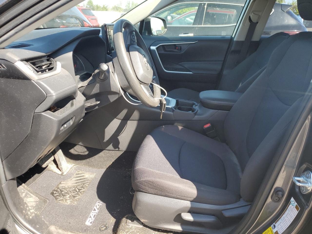 2021 Toyota Rav4 Le - Фото 7