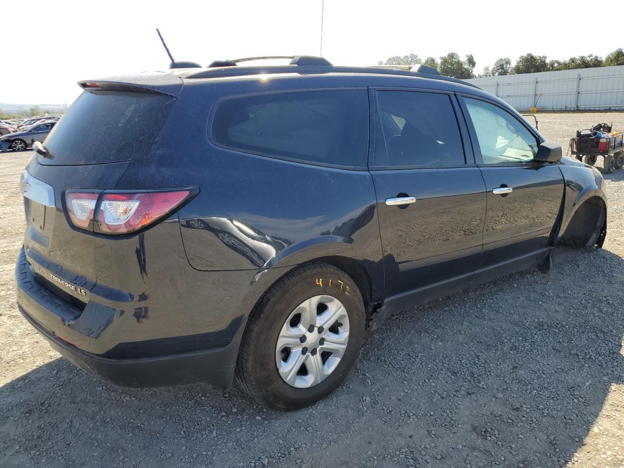 2016 Chevrolet Traverse Ls - Image 3