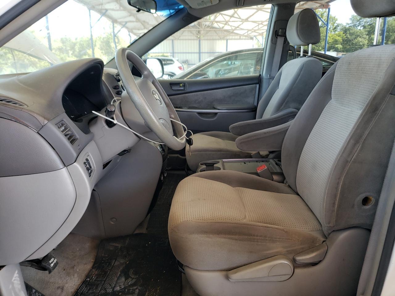 2007 Toyota Sienna - Image 7