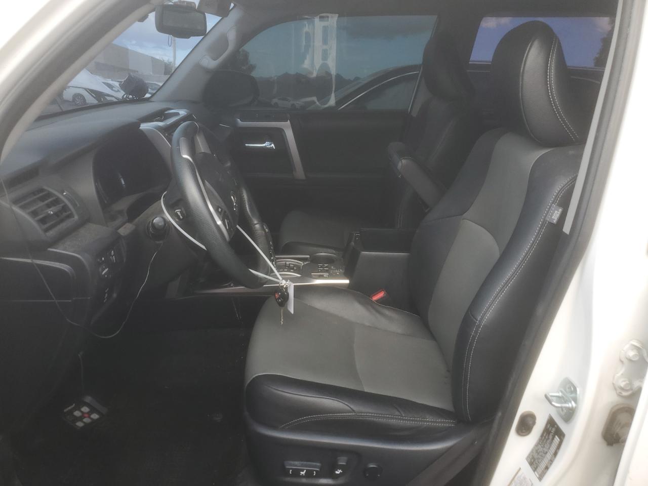 2016 Toyota 4Runner Sr5/Sr5 Premium - Image 7