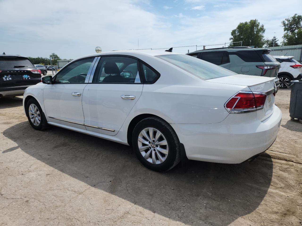 2013 Volkswagen Passat S - Фото 2