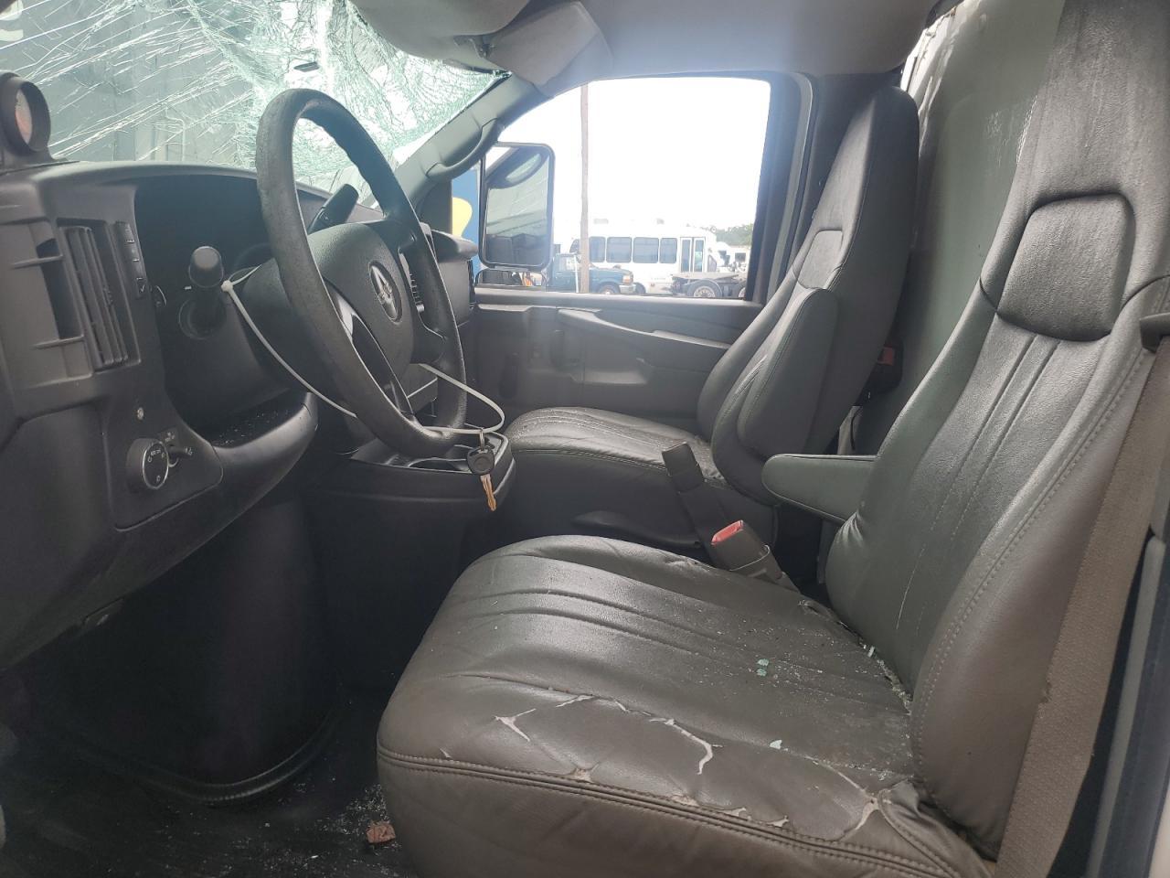 2012 GMC Savana Cutaway G3500 - Image 7