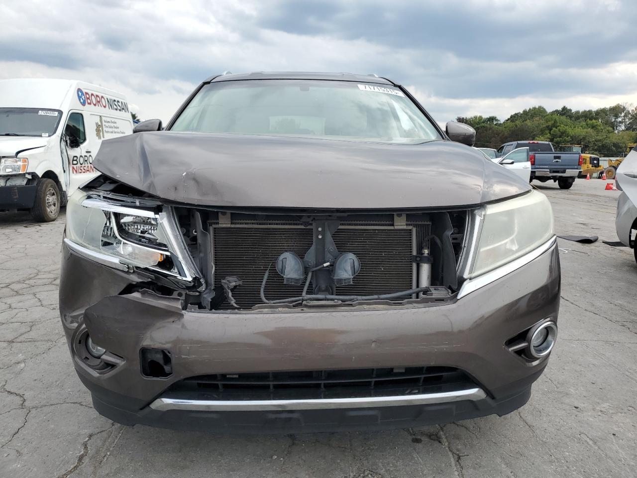 2016 Nissan Pathfinder S - Image 5