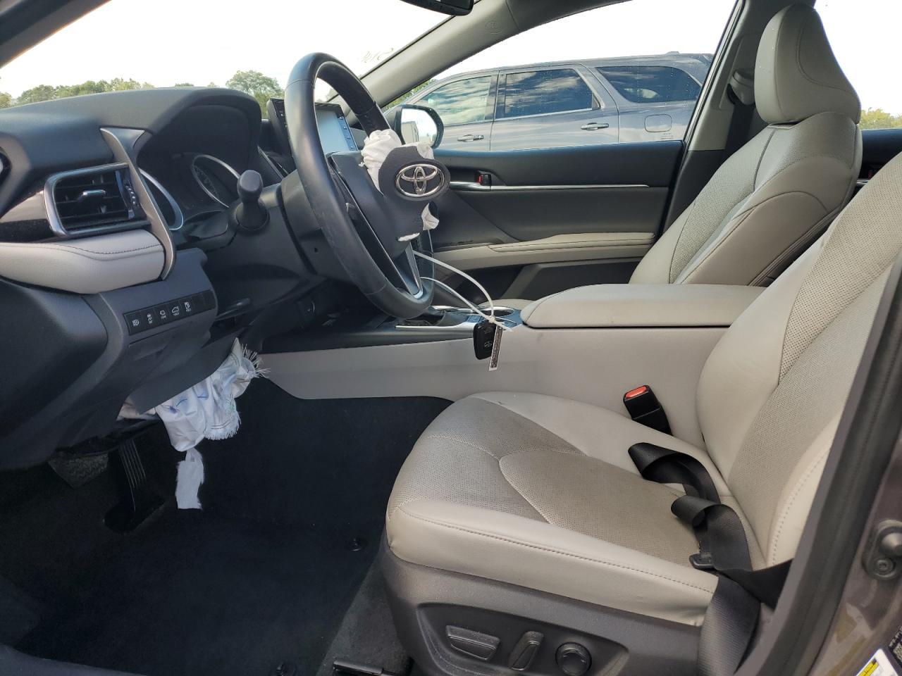 2022 Toyota Camry Xle - Image 7