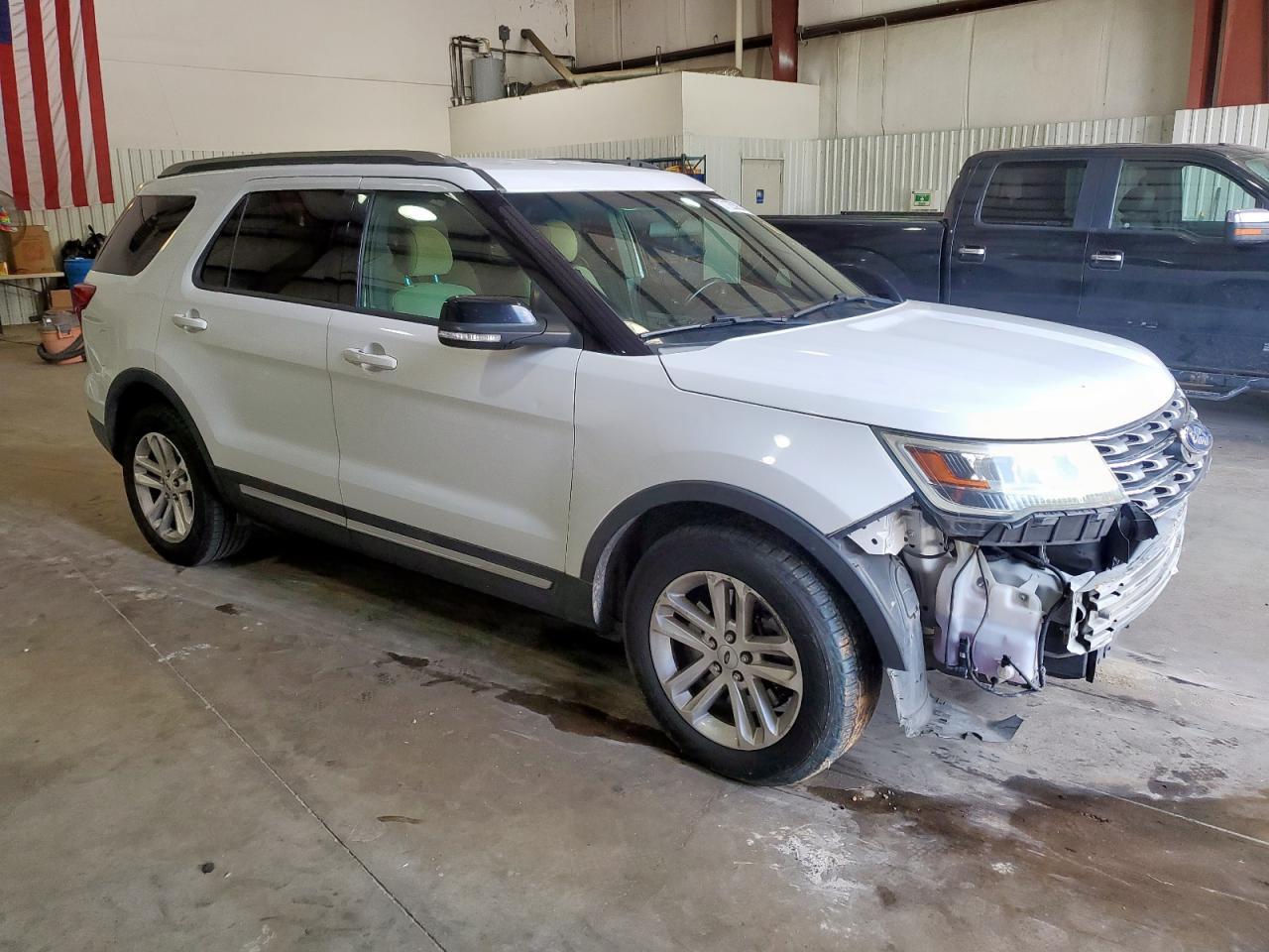 2017 Ford Explorer Xlt - Фото 4