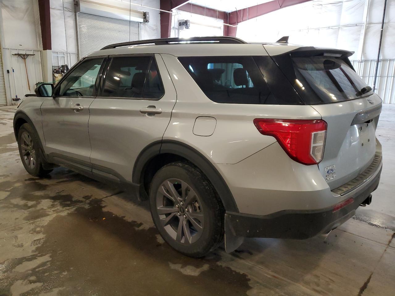 2023 Ford Explorer Xlt - Image 2