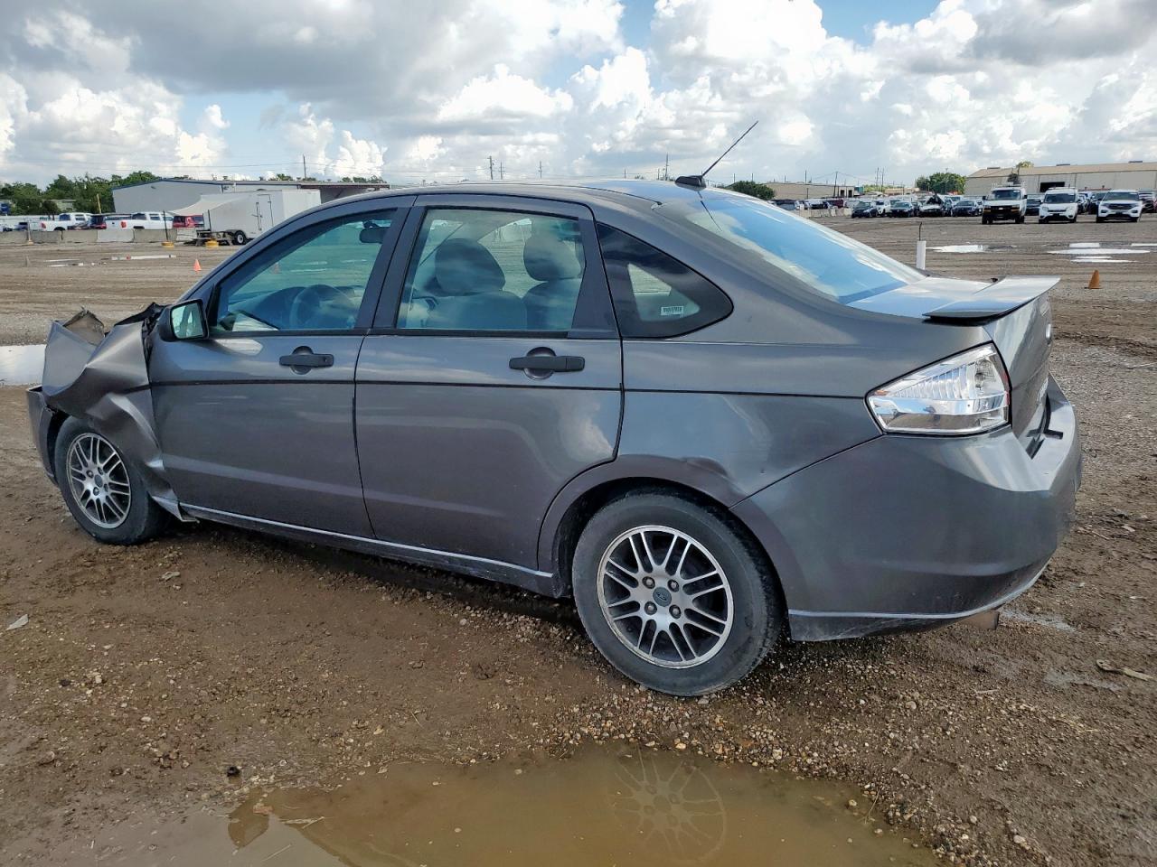 2010 Ford Focus Se - Фото 2
