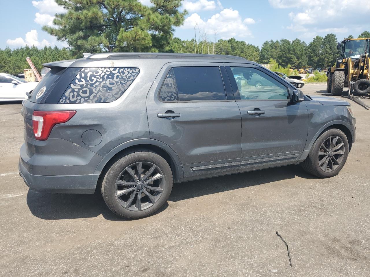 2017 Ford Explorer Xlt - Image 3