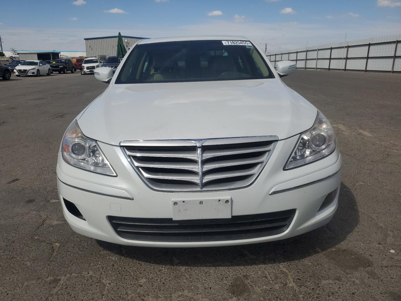 2011 Hyundai Genesis 3.8L - Фото 5